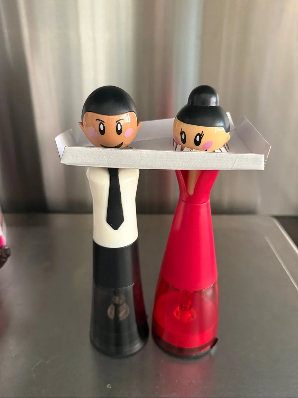 Vigar Dolls Pepper Mill Set